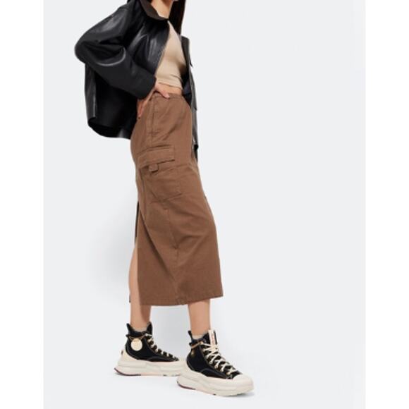 Converse Black and Gold Heart Chain Sneakers - Picture 2 of 11